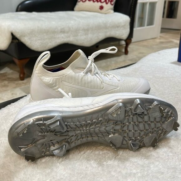 Mizuno Dominant Knit Women's Metal Fastpitch Softball Cleat - Picture 12 of 12